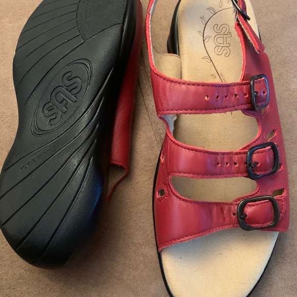 Shoes - Picture 4 of 4